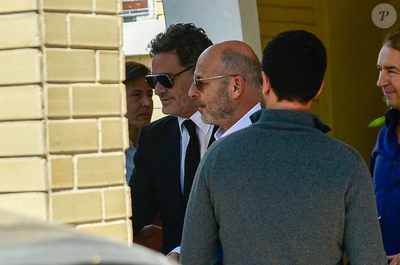 Abalados, familiares de Anne Marie chegaram para a missa de 7º dia da filha mais velha de Schynaider Moura