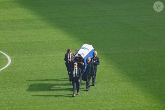 Homenagem emocionada: Clube lamenta morte e exalta legado do ex-capitão: "Figura incontornável da história do FC Porto"