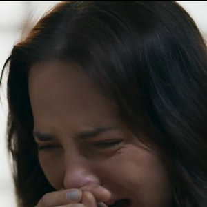 Letícia Colin emocionou o público no capítulo desta terça-feira (19) de Quem Ama Cuida ao viver o luto de Adriana após descobrir a morte do marido, Carlos, interpretado por Jesuíta Barbosa
