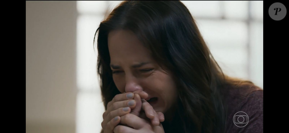 Letícia Colin emocionou o público no capítulo desta terça-feira (19) de Quem Ama Cuida ao viver o luto de Adriana após descobrir a morte do marido, Carlos, interpretado por Jesuíta Barbosa