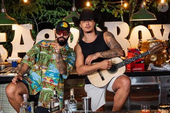 Dupla Us Agroboy disse em vídeo: ‘Eu tô contrariado demais, Luan Pereira. Chama ‘nós’. Nós ‘arrebenta’ esse Dado Dolabella’