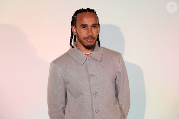 Brincos e acessórios também revitalizaram o visual de Lewis Hamilton
