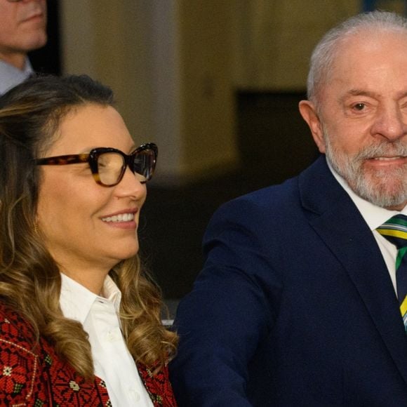 Janja repete casaco vermelho com significado oculto na Assembleia Geral da ONU - look remete à Palestina