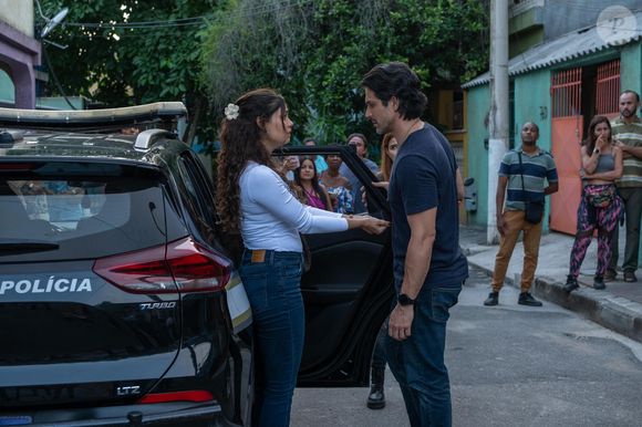Paulinho (Romulo Estrela) se casa com Gerluce (Sophie Charlotte)
