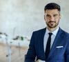 Em ambientes de trabalho formais, os tênis de couro são muito bem-vindos, pois têm linhas bem definidas, estruturadas e naturalmente sofisticadas