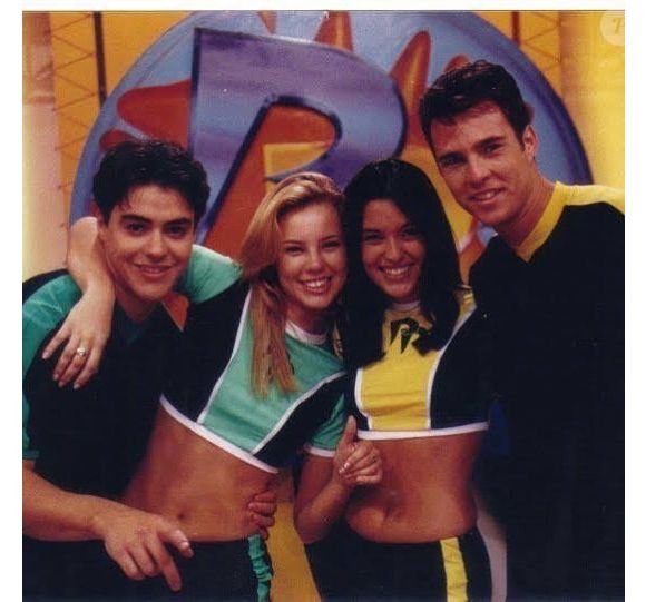 Paolla Oliveira e ex-Dominó Klaus Hee trabalharam juntos como assistentes de palco do 'Passa ou Repassa'