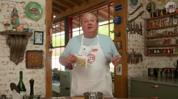 Érick Kacquin ensinou em seu canal do YouTube uma receita de hambúrguer no pão francês deliciosa