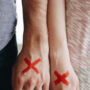 Falta de intimidade e conexão emocional: A ausência de contato físico e a falta de conexão emocional prejudicam muito a solidez de uma relação