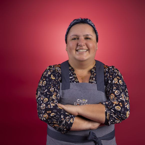 Iara Guimarães – Iara, de 38 anos, nasceu em Igaratinga, Minas Gerais, e vive na cidade de Ericeira, Portugal. Chef de partida, aprendeu a cozinhar com o pai, Jaci, e se inspira muito em sua tia Elza