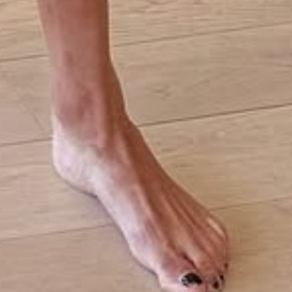 Imagem viraliza e levanta debate inusitado sobre hábito curioso de Cristiano Ronaldo fora dos campos