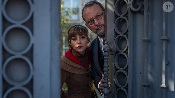 Com oito episódios, que têm entre 41 e 52 minutos de duração, a série é estrelada por Aura Garrido e pelo veterano do cinema Jean Reno