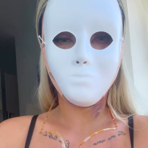 Em entrevista, Andressa Urach revelou que alterou o formato dos seus olhos e reduziu o tamanho de suas orelhas