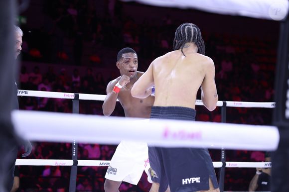 Luta de boxe sem luvas atraiu famosos à arena esportiva em 11 de março de 2026