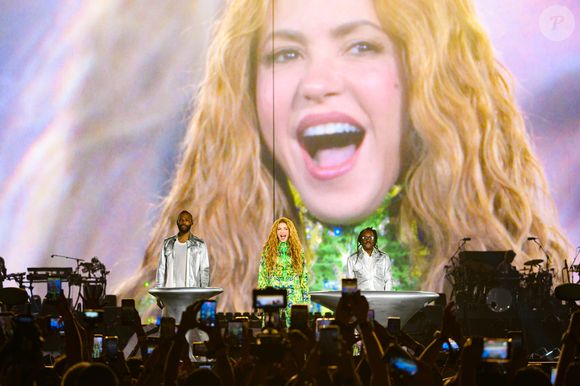 Shakira arrastou 2 milhões de pessoas em seu show histórico na Praia de Copacabana