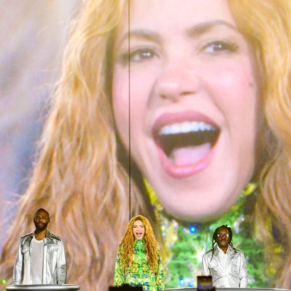 Shakira arrastou 2 milhões de pessoas em seu show histórico na Praia de Copacabana
