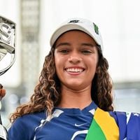 A superação de Rayssa Leal: aos 18 anos, skatista apoia ONGs do Nordeste e dá lição importante para crianças. 'Sempre quis que mais meninas ocupassem as pistas de skate. Que se sentissem cada vez mais confiantes sobre quem são e o que podem conquistar'