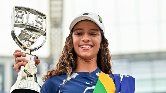 A superação de Rayssa Leal: aos 18 anos, skatista apoia ONGs do Nordeste e dá lição importante para crianças. 'Sempre quis que mais meninas ocupassem as pistas de skate. Que se sentissem cada vez mais confiantes sobre quem são e o que podem conquistar'