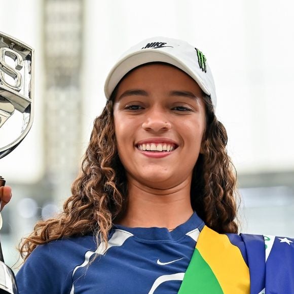 Aos 18 anos, Rayssa Leal apoia ONGs do Nordeste e dá lição importante para crianças. 'Sempre quis que mais meninas ocupassem as pistas de skate. Que se sentissem cada vez mais confiantes sobre quem são e o que podem conquistar'