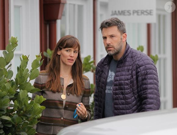 O casamento de Ben Affleck com Jennifer Garner, com quem teve três filhos, terminou oficialmente em 2018, depois de uma longa separação. Ao falar sobre o fim da relação, o ator admitiu que ainda sentia culpa, mas afirmou que a vergonha havia passado