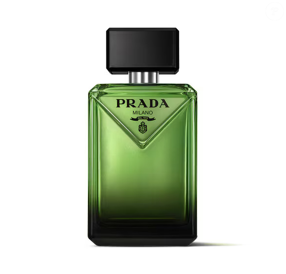 O novo Prada Paradigme virou meu mais recente vício da Sephora: um perfume sofisticado, sensual e elegante na medida certa que ainda traz Tom Holland como rosto da campanha da fragrância da maison italiana