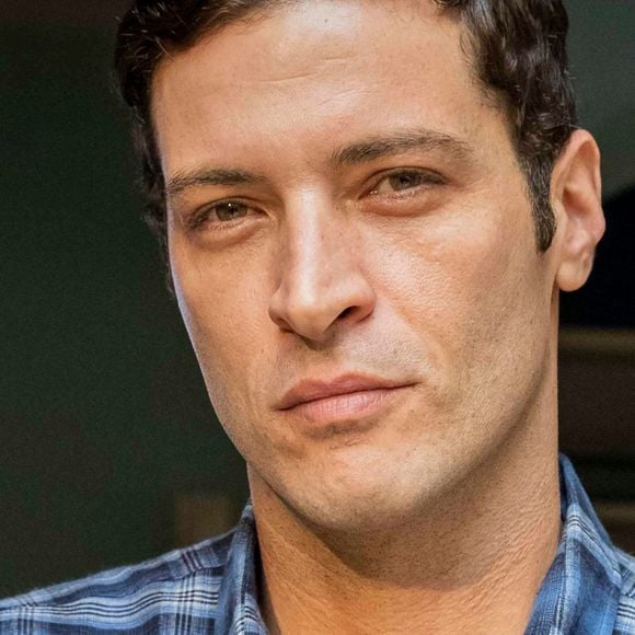 Em 'Vale Tudo', Odete Roitman está se envolvendo com Walter, interpretado pelo ator Leandro Lima.