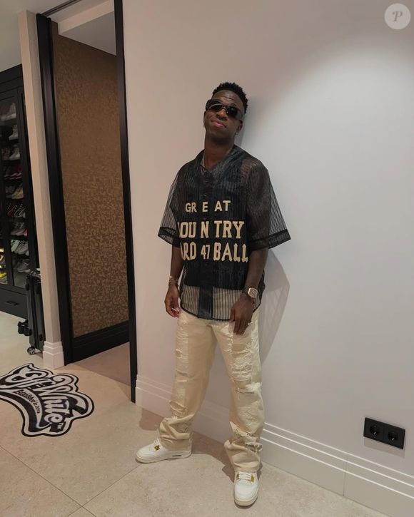 Internet aponta semelhança entre academia de Vini Jr. e local onde Virgínia treinou em Madri