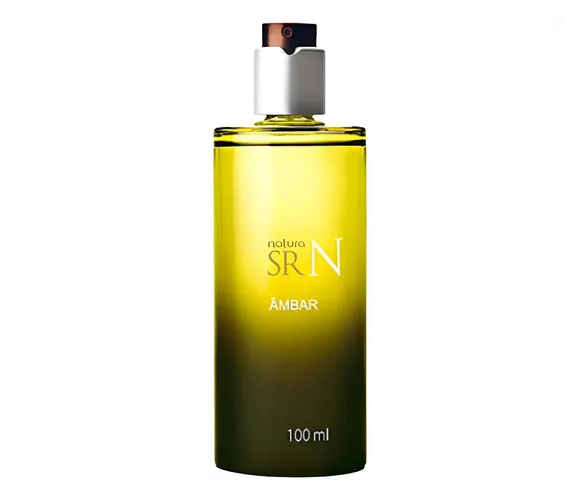 O aroma que acompanhava meu avô nos anos 70 hoje faz parte da minha rotina. Com uma combinação elegante de lavanda, patchouli e vetiver, o Sr N permanece como um dos grandes clássicos da Natura