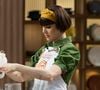 Julianne Trevisol conquistou mais um pin no MasterChef Celebridades ao se destacar na prova de confeitaria e avançou na competição em episódio marcado por polêmica