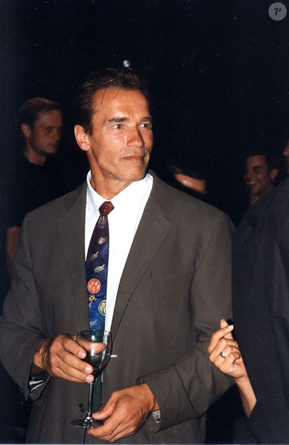 Apesar de menor frequência, Arnold Schwarzenegger também esteve em filmes de comédia