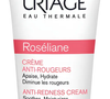 O creme queridinho de Diane Kruger reúne ingredientes como alga vermelha, ceramidas e manteiga de karité, ativos conhecidos por fortalecer a barreira cutânea, hidratar e aliviar a sensação de repuxamento
