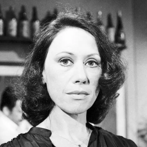 Dina Staf integrou o elenco da novela 'O Astro', da Globo. A atriz teve câncer de mama.