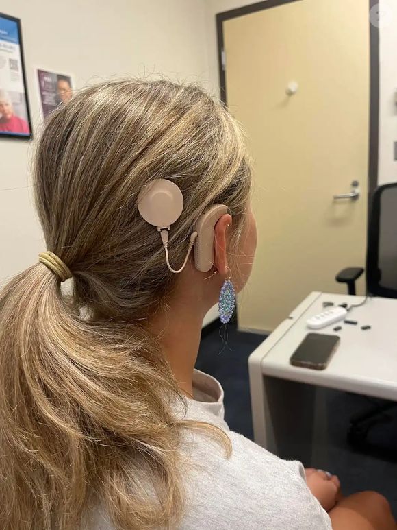 Os exames revelaram que sua perda auditiva já chegava a 80% e que havia apenas 2% de chance de recuperação