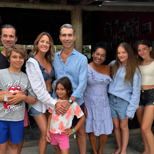 Rafaella Justus, filha de Tici Pinheiro, o irmão de César Tralli e o sobrinho também estão acompanhando os parentes nesses dias de férias.