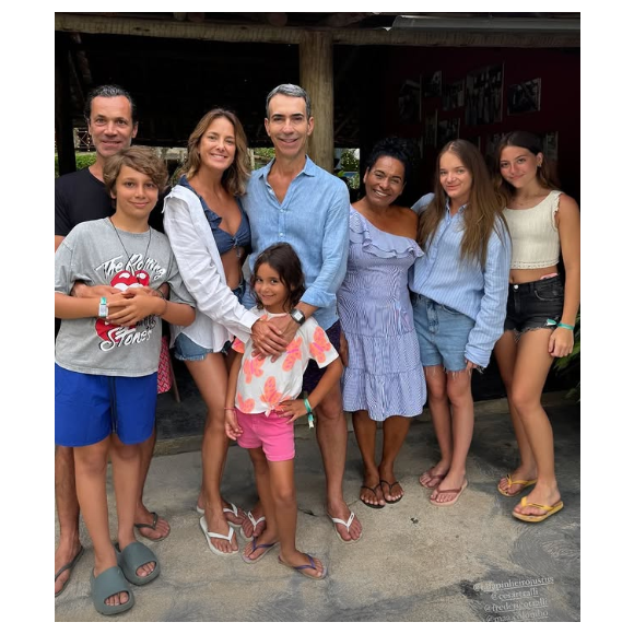 Rafaella Justus, filha de Tici Pinheiro, o irmão de César Tralli e o sobrinho também estão acompanhando os parentes nesses dias de férias.