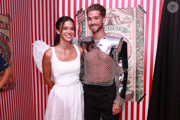 Bruna Marquezine e João Guilherme assumiram o namoro em agosto após meses de rumores