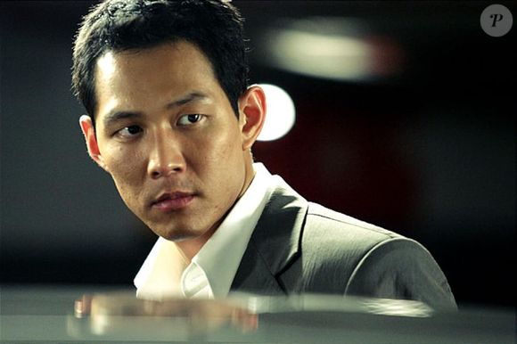 1996: com o cabelo mais curto, Lee Jung-jae fez parte do elenco do filme 'Albatroz'