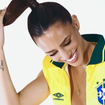 Os especialistas concordam: esse penteado pode causar alopecia