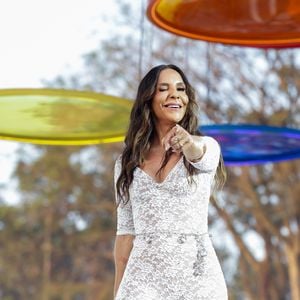 Sexy aos 54! Ivete Sangalo surgiu com macacão de renda transparente antes de subir ao palco em SP