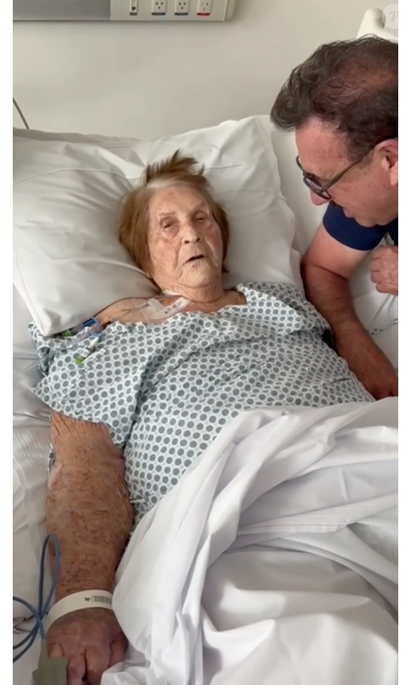 Há cerca de um mês, mãe de Ratinho apareceu em um vídeo internada em um hospital