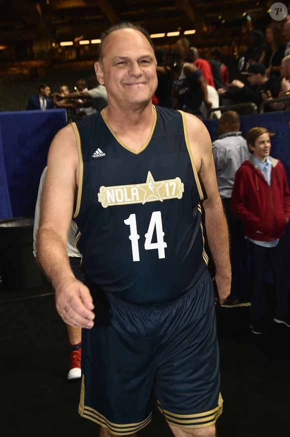Aos 68 anos, morre Oscar Schmidt, maior pontuador da história do basquete mundial. O eterno 'Mão Santa' deixa um legado de 49.703 pontos e recordes inesquecíveis