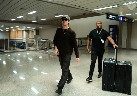 Shawn Mendes desembarcou no Rio de Janeiro nesta quarta-feira, dia 10 de junho de 2026