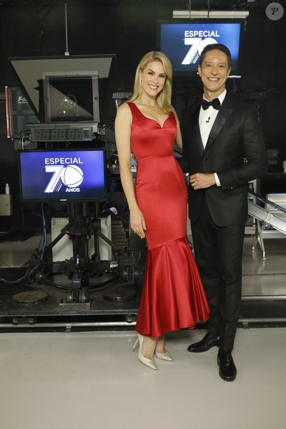 Sergio Aguiar também apresentou especial de fim de ano para comemorar os 70 anos de Record