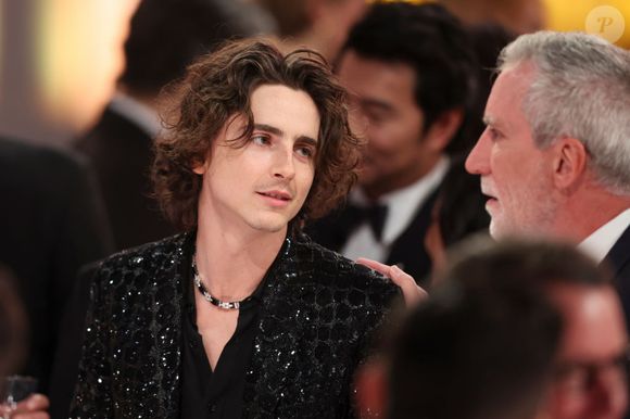 Em entrevistas, o próprio ator já contou que o personagem surgiu exclusivamente para as aulas de estatística e que a música era apenas um hobby.