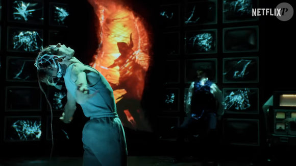 Kate Trefry, roteirista de Stranger Things, afirma à People que a peça 'The First Shadow' e a 5ª temporada 'fazem parte da mesma história'