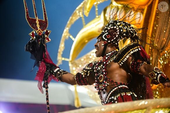 Fred Nicácio, ex-BBB, também desfilou pela Mocidade Alegre no Carnaval 2026