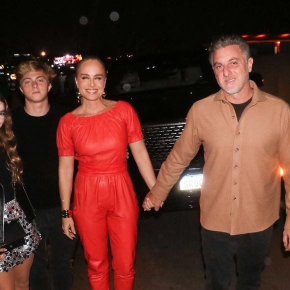 Angélica reuniu a família na noite deste sábado (13) em um evento no Rio de Janeiro