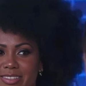 Ratinho fez ‘piadas’ com o cabelo de Cíntia Mello, um black power, em abril de 2024