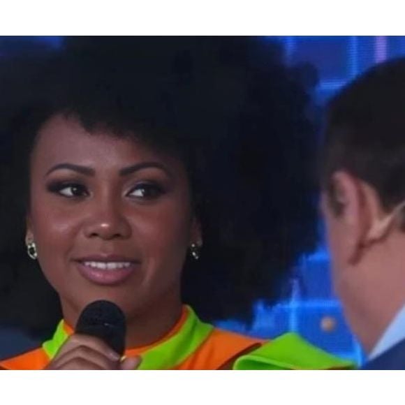 Ratinho fez ‘piadas’ com o cabelo de Cíntia Mello, um black power, em abril de 2024