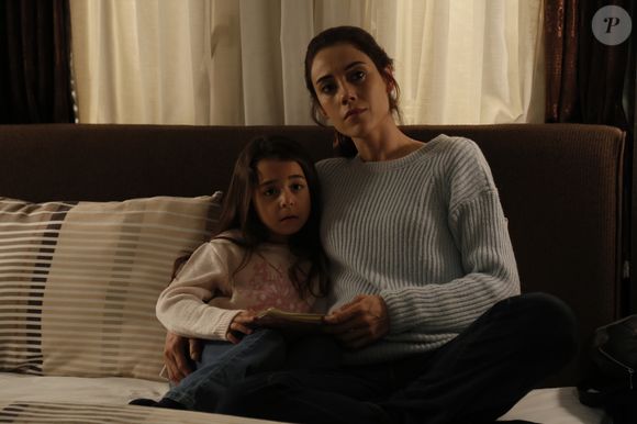 Zeynep fica com Melek/Turna e Hasan no final da novela 'Mãe' em cena emocionante
