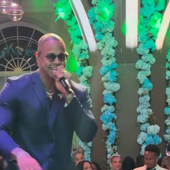 Leo Santana também agitou a pista de dança no casamento luxuoso de Eder Militão e Tainá Castro